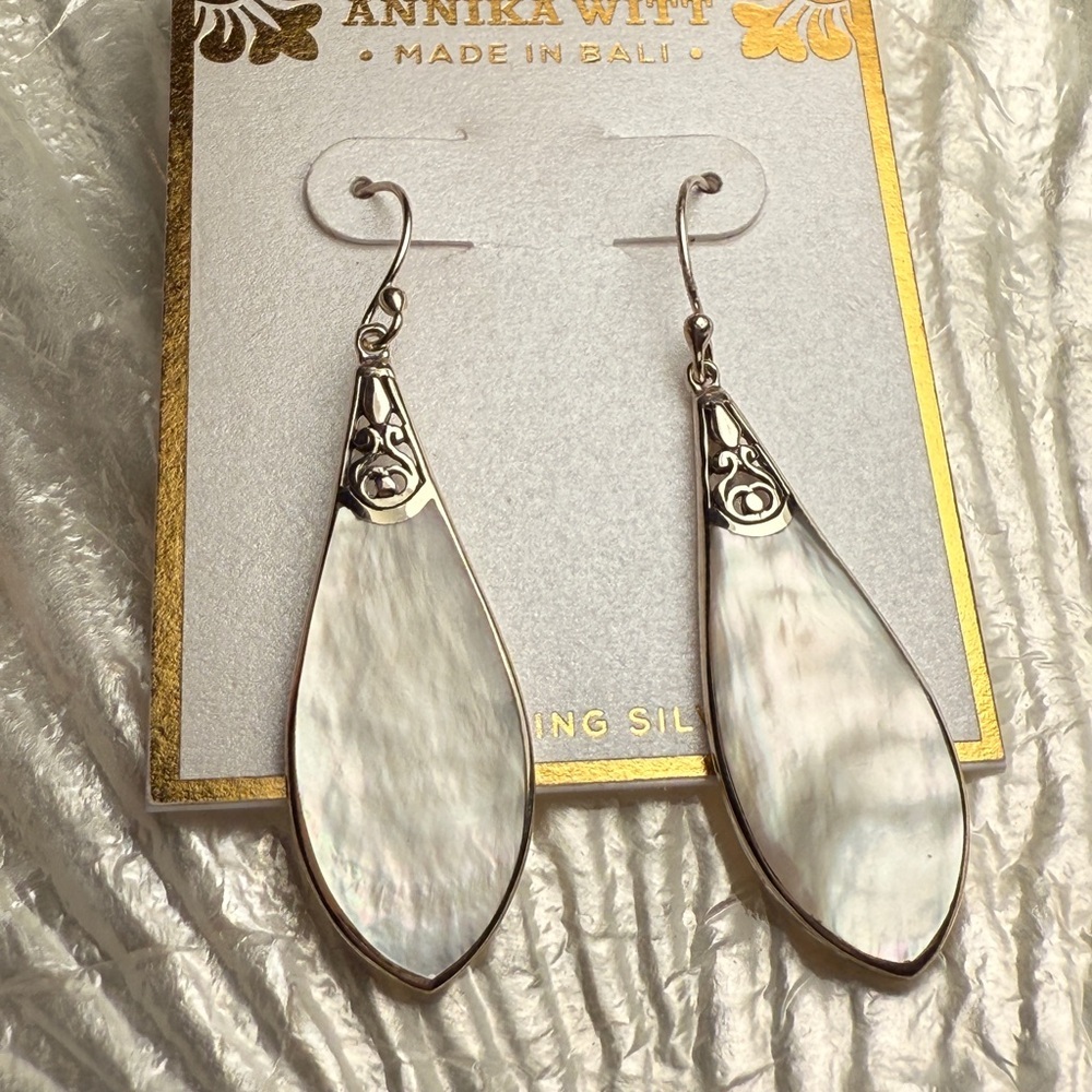 Silver Teardrop Earrings with Elegant Design